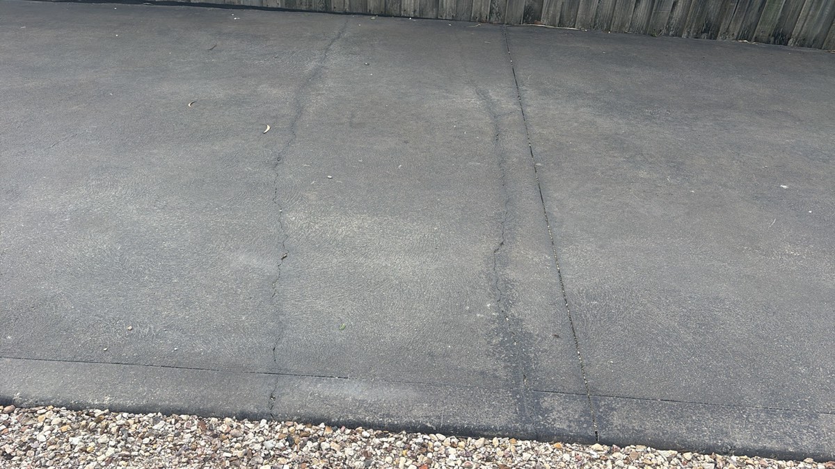 Further cracking on the same property, Craigieburn